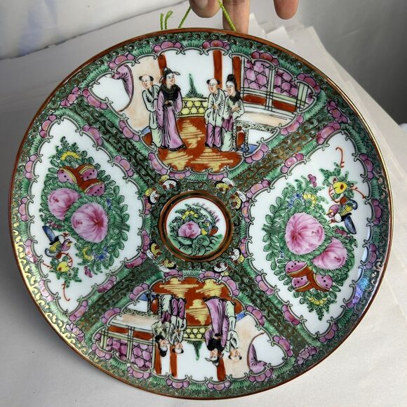 China Famille Rose porcelain Plate hand Painted Flower people Marked antique - Picture 5 of 6